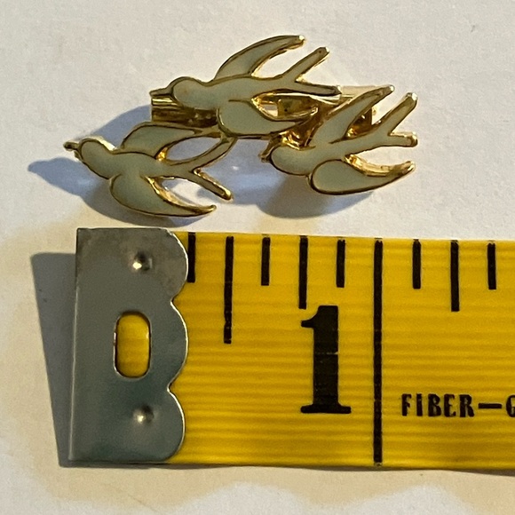 Estate Gold and Blue Bird Brooch - Picture 5 of 5